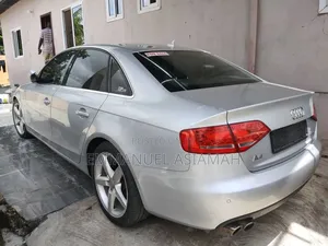 Audi A4 2.0T Avant Premium Quattro 2010 Silver