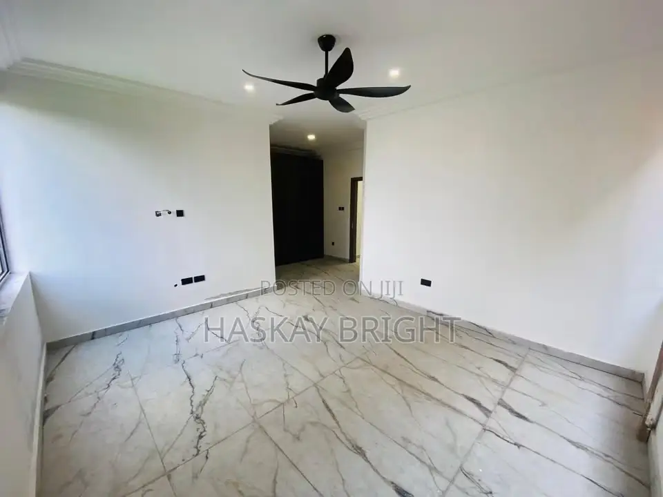 2bdrm Apartment in Abelemkpe for rent