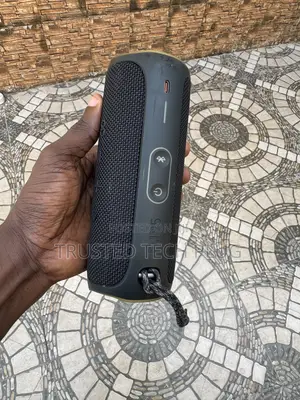 Preowned JBL Flip 5 Bluetooth Speaker From America in Stock