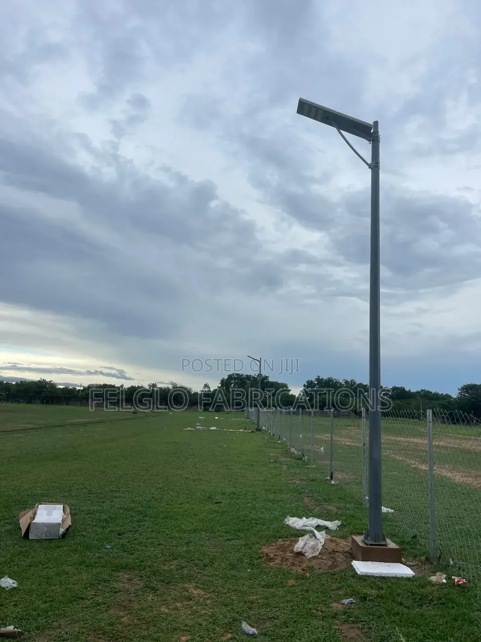 150w Solar Integrated Streetlight Complete With Galvanized Round Pole