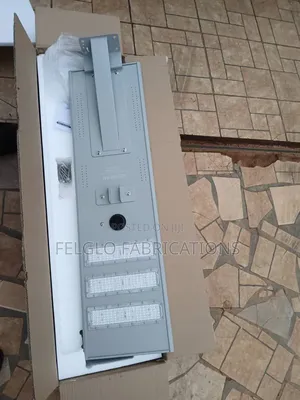 150w Solar Integrated Streetlight Complete With Galvanized Round Pole