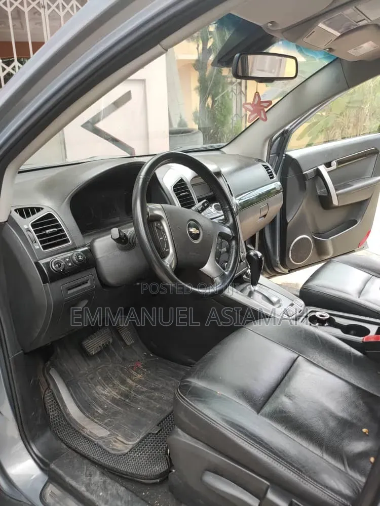 Chevrolet Captiva 2011 Gray