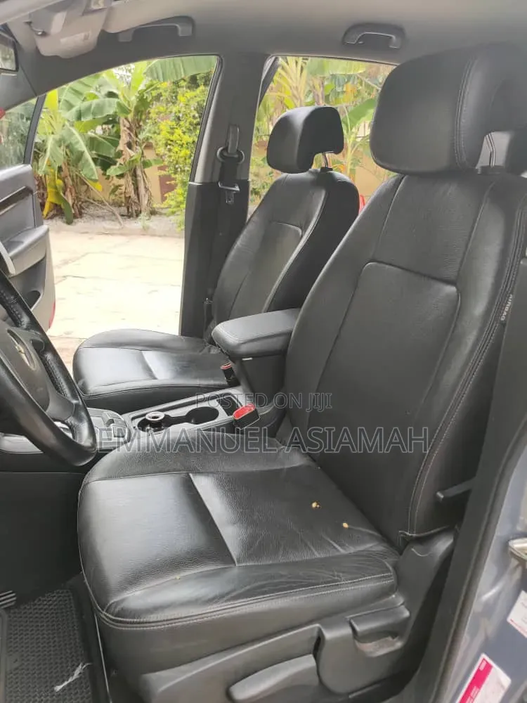Chevrolet Captiva 2011 Gray