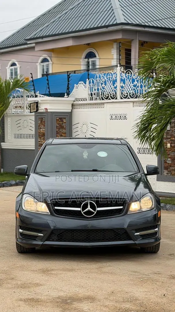 Mercedes-Benz C250 2014 Black