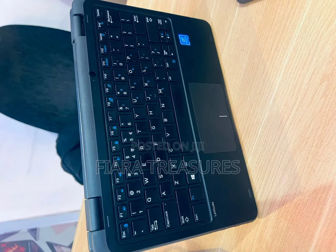 Laptop Dell 4GB Intel SSD 128GB