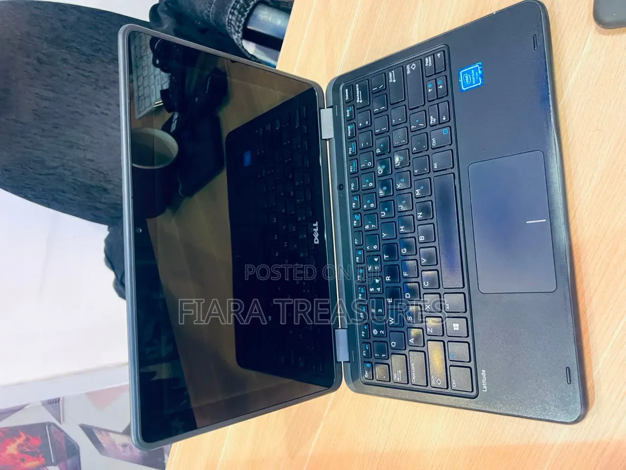 Laptop Dell 4GB Intel SSD 128GB