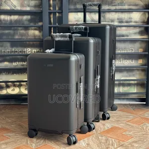 Lingsong Luggage Set Features a Durable, Hardshell Design.