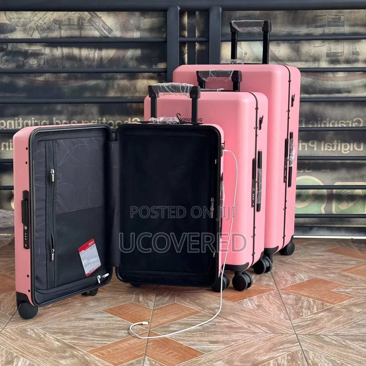 Lingsong Luggage Set Features a Durable, Hardshell Design.