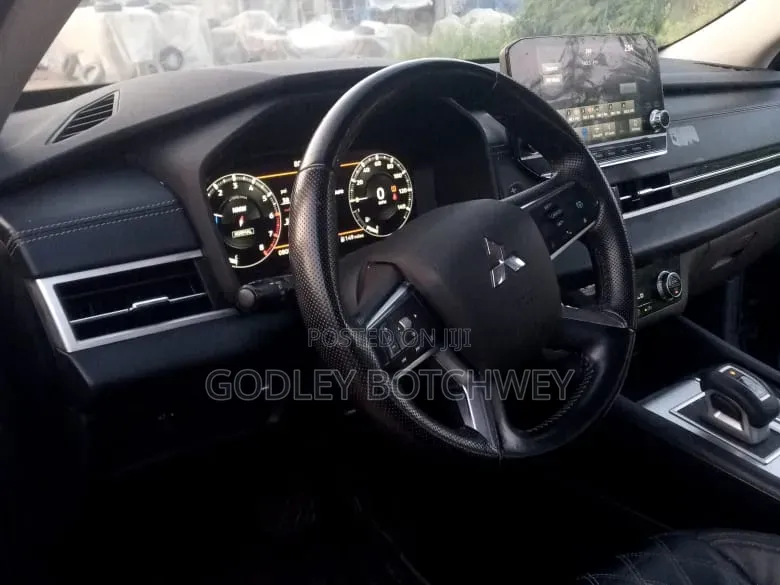 Mitsubishi Outlander SEL Launch Edition 2022 Gray