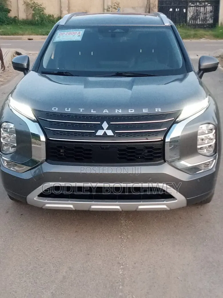 Mitsubishi Outlander SEL Launch Edition 2022 Gray