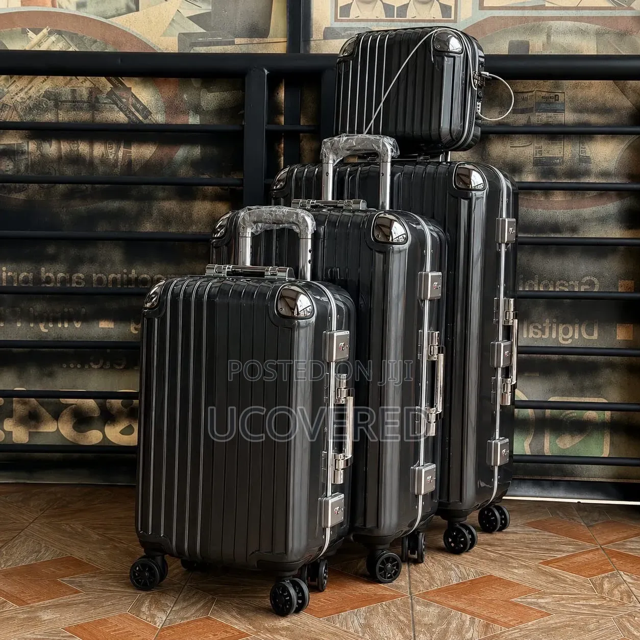 Generic Aluminum-Frame Zipperless Luggage Sets.