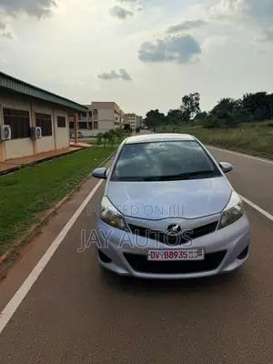 Toyota Vitz 1.3 AWD 5dr 2013 Silver