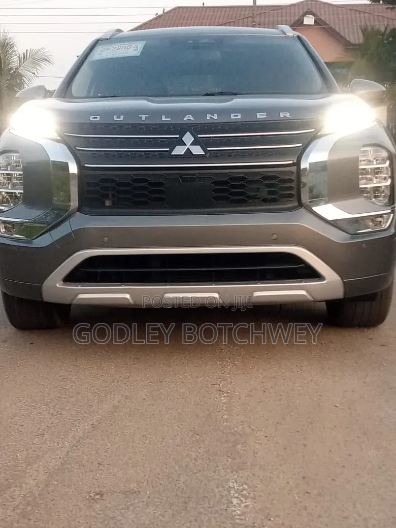 Mitsubishi Outlander SEL Launch Edition 2022 Gray