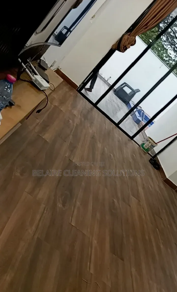 Floor Cleaning Detailed Floor Polishing