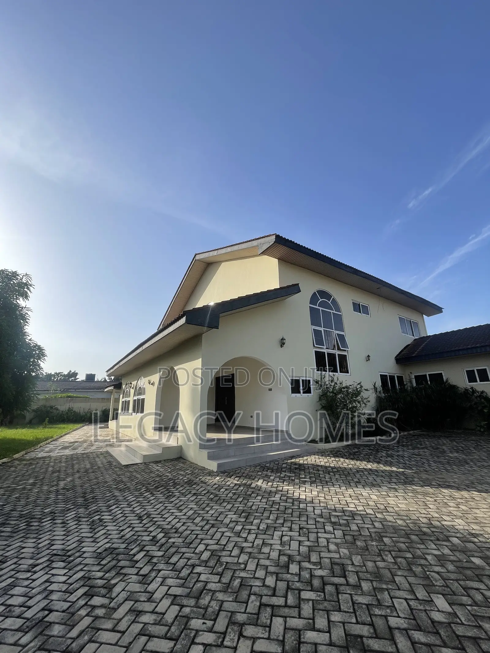 5bdrm House in East Legon, American House for rent