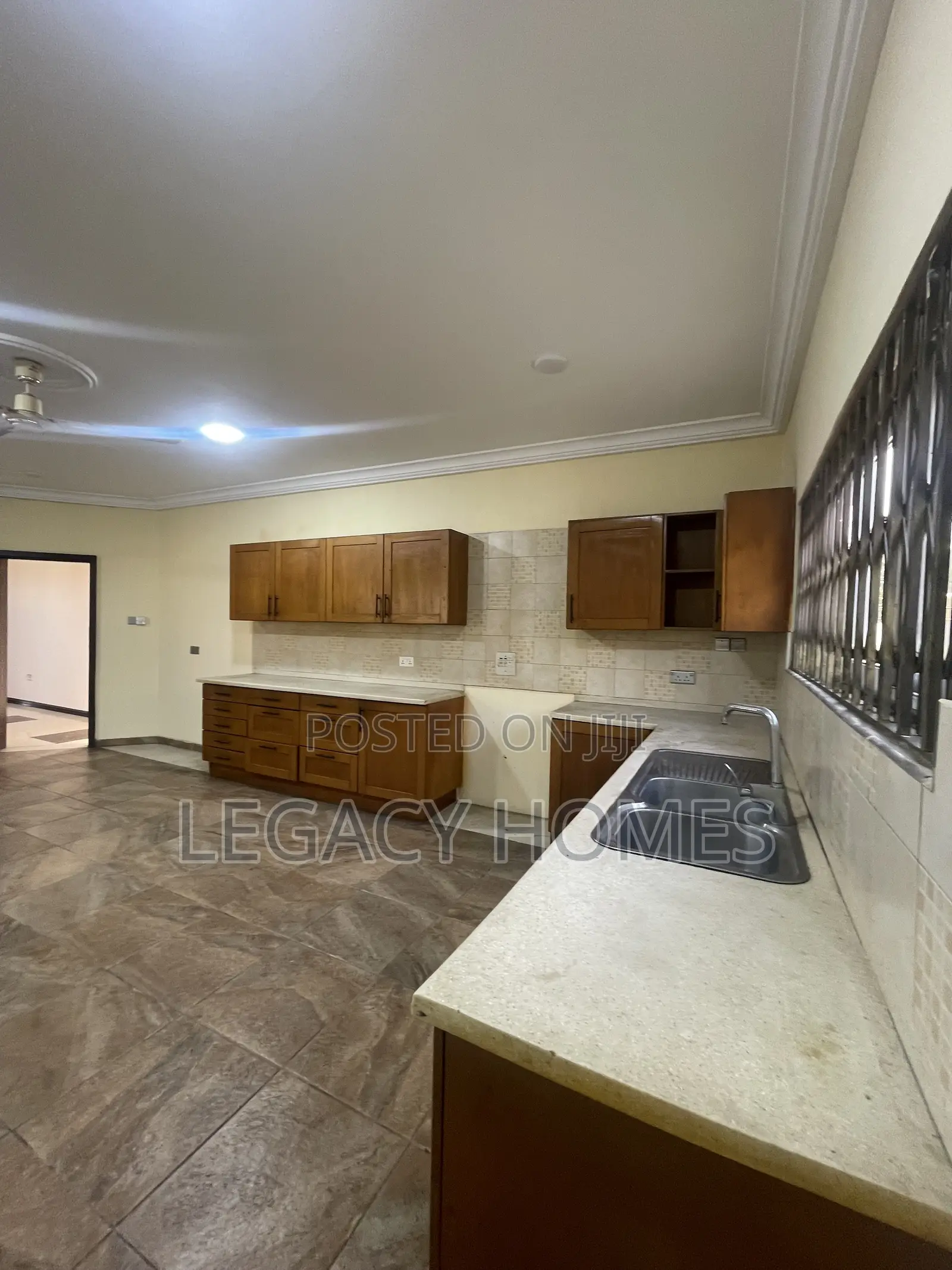 5bdrm House in East Legon, American House for rent