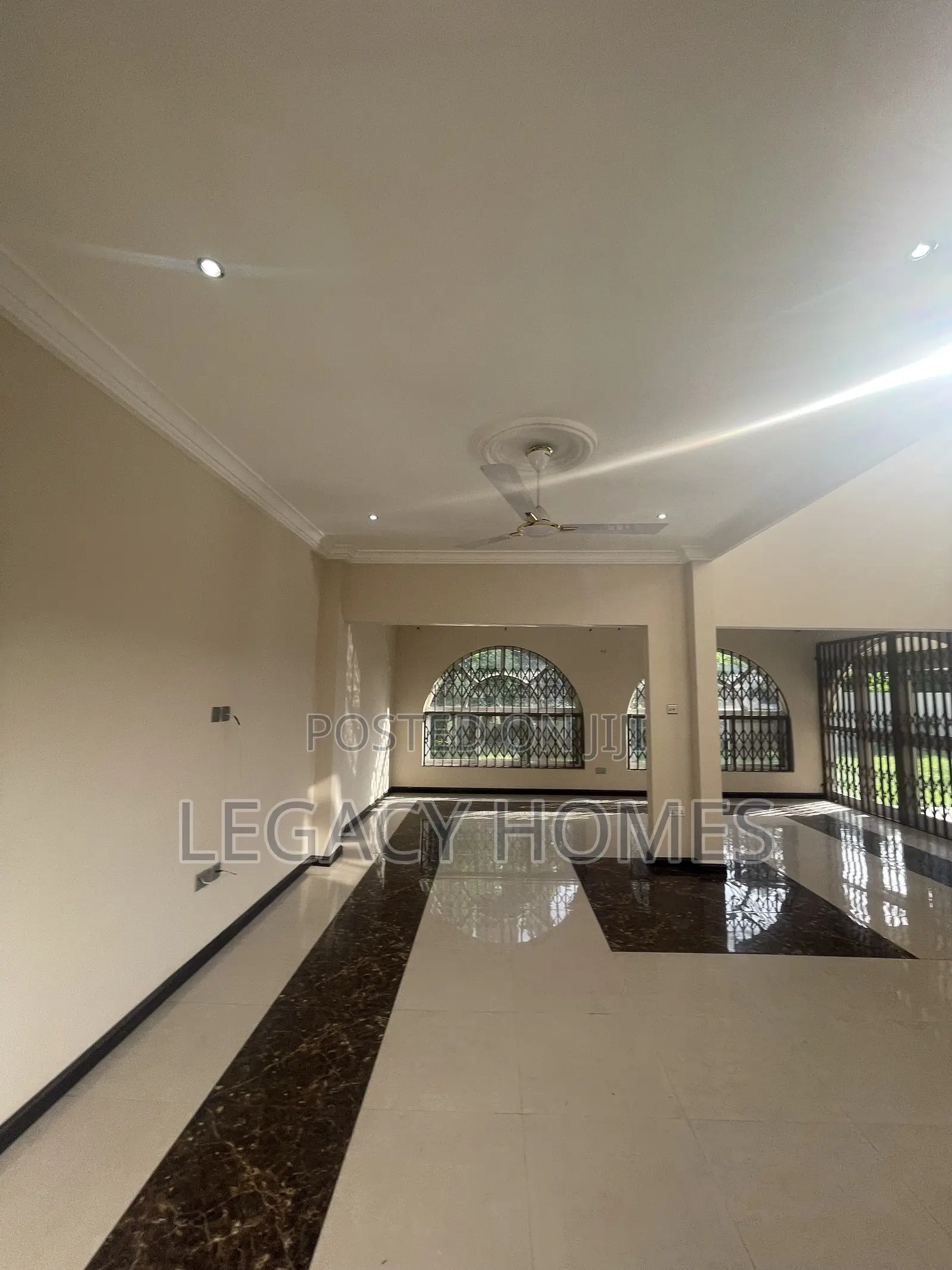 5bdrm House in East Legon, American House for rent