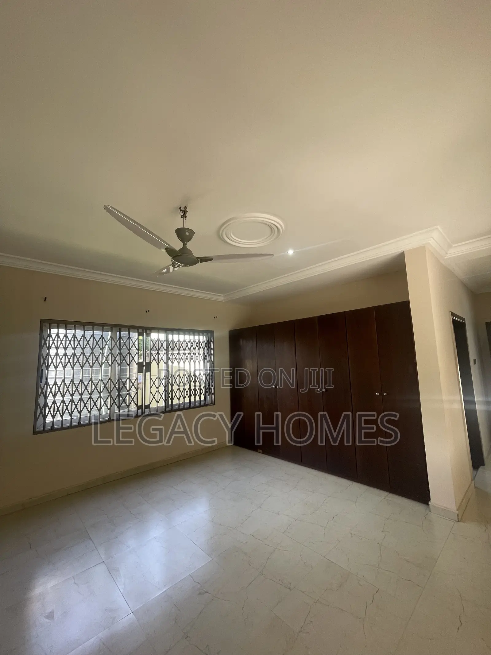 5bdrm House in East Legon, American House for rent