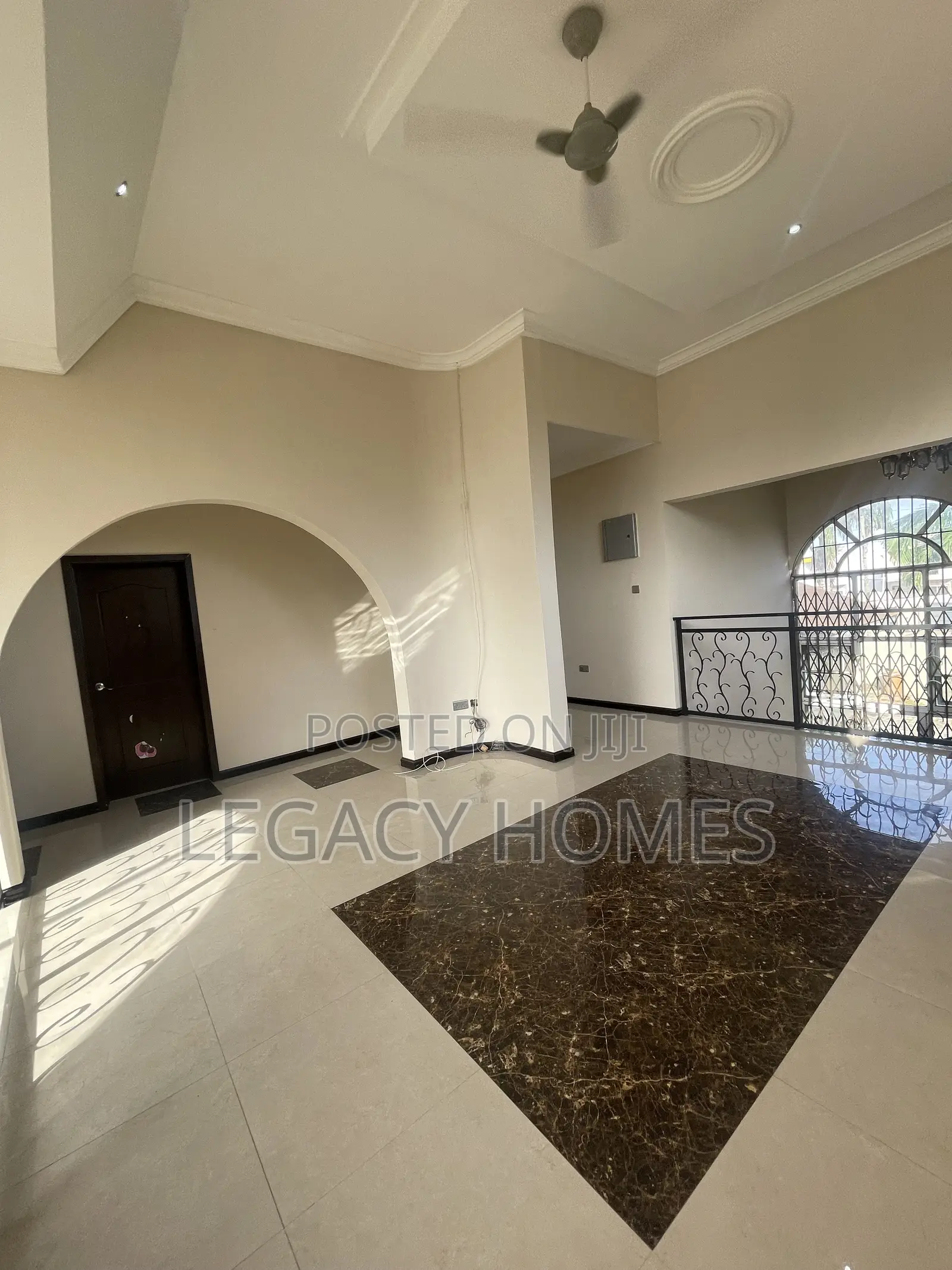 5bdrm House in East Legon, American House for rent