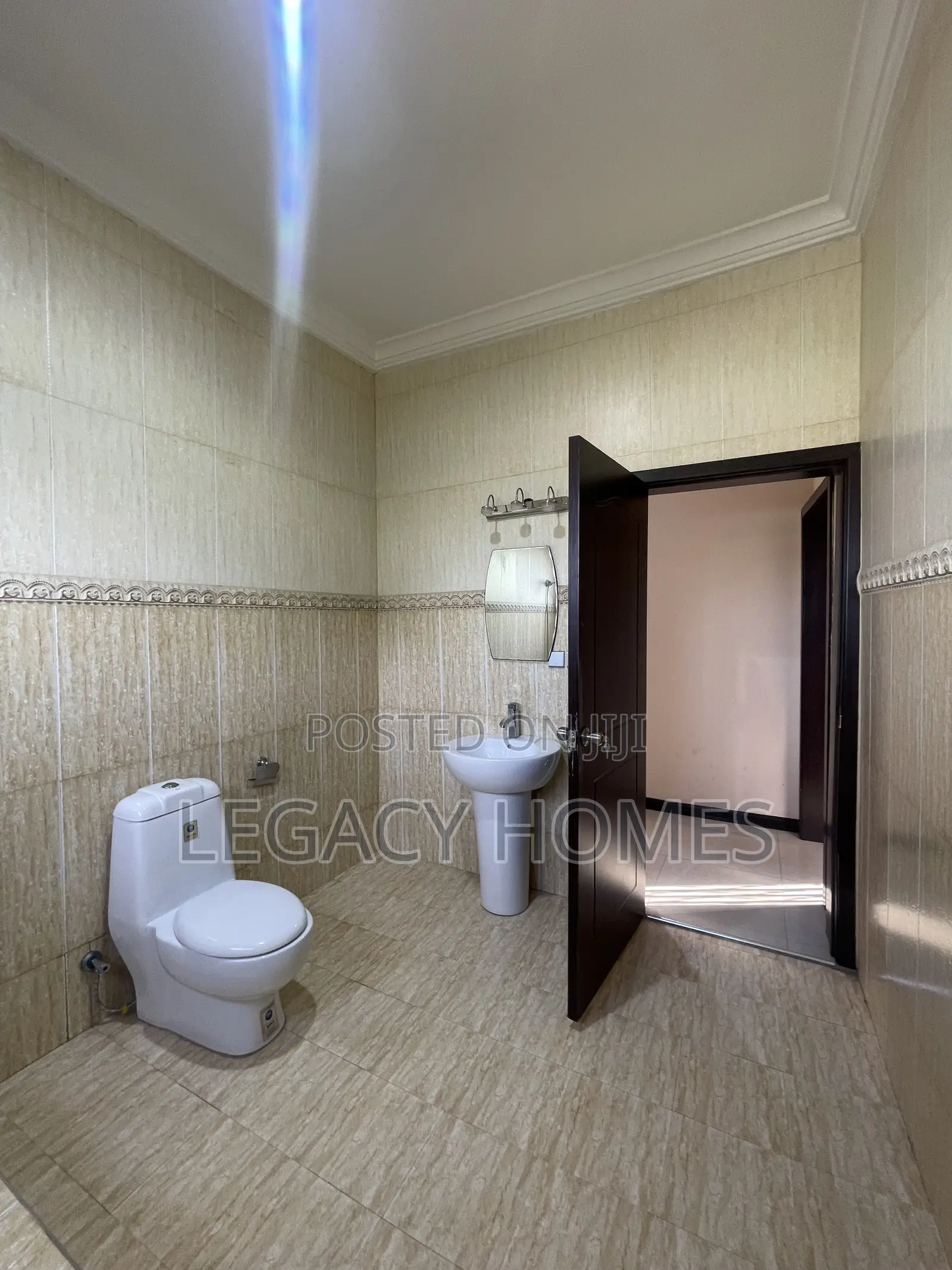 5bdrm House in East Legon, American House for rent