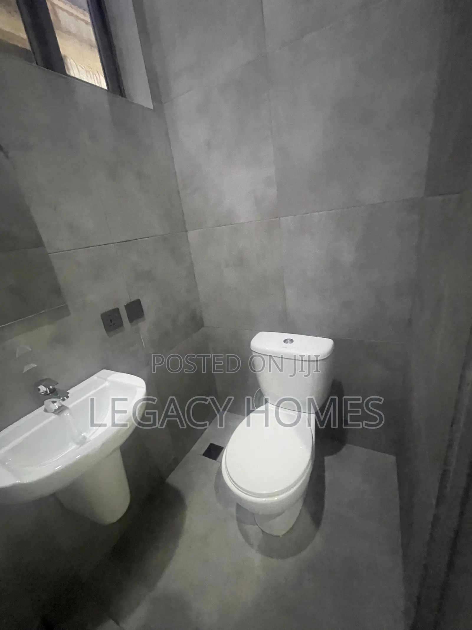 3bdrm Townhouse / Terrace in Haatso, ECOMOG for rent