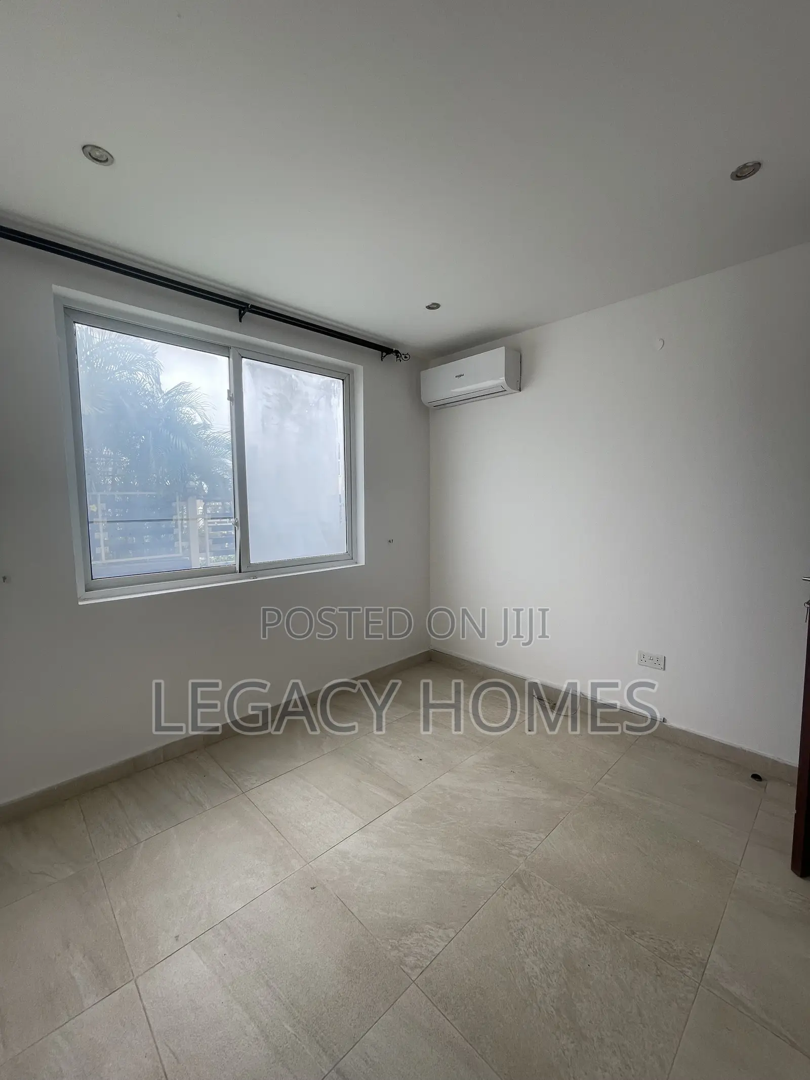 4bdrm Townhouse / Terrace in Teshi, First Junction for rent