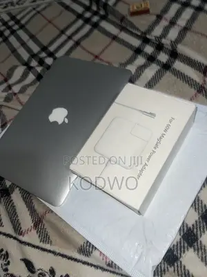 New Laptop Apple MacBook Air 4GB Intel Core i5 HDD 256GB