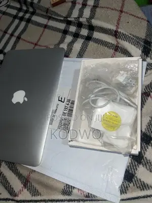 New Laptop Apple MacBook Air 4GB Intel Core i5 HDD 256GB