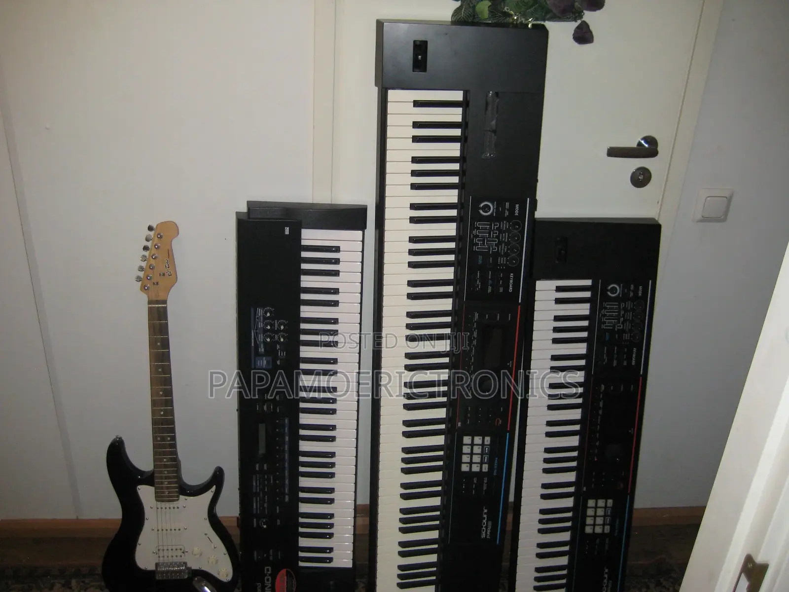 Roland Juno-Ds 61 Synthesizer Workstation 61-Key Keyboard Music Used