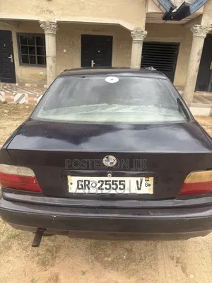BMW 3 Series 318i RWD 1992 Blue