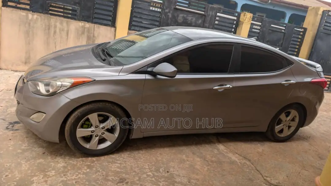 Hyundai Elantra SE Coupe FWD (1.8L 4cyl 6A) 2013 Gray
