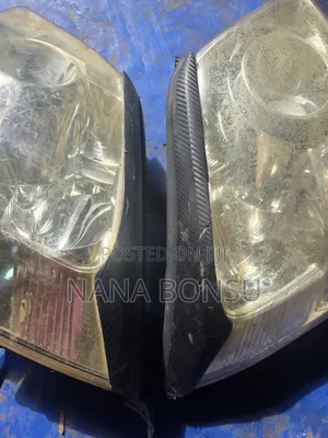 Toyota Noah Headlights