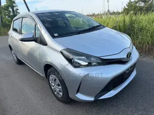 Toyota Vitz 2015 Gray