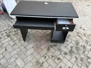 Computer Desk ( 1 M )