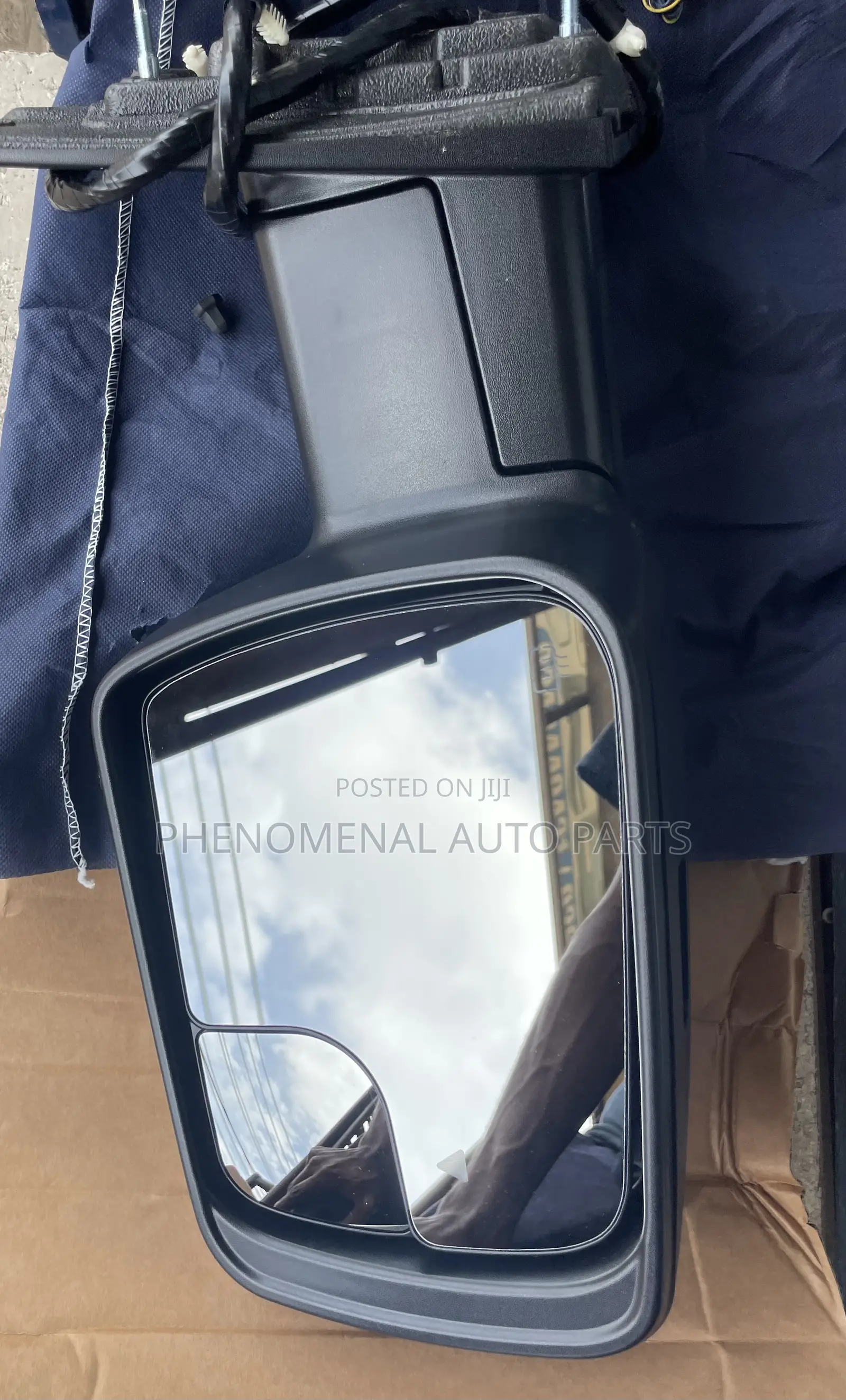 Dodge Ram 2019-2023 Side Mirror One Side