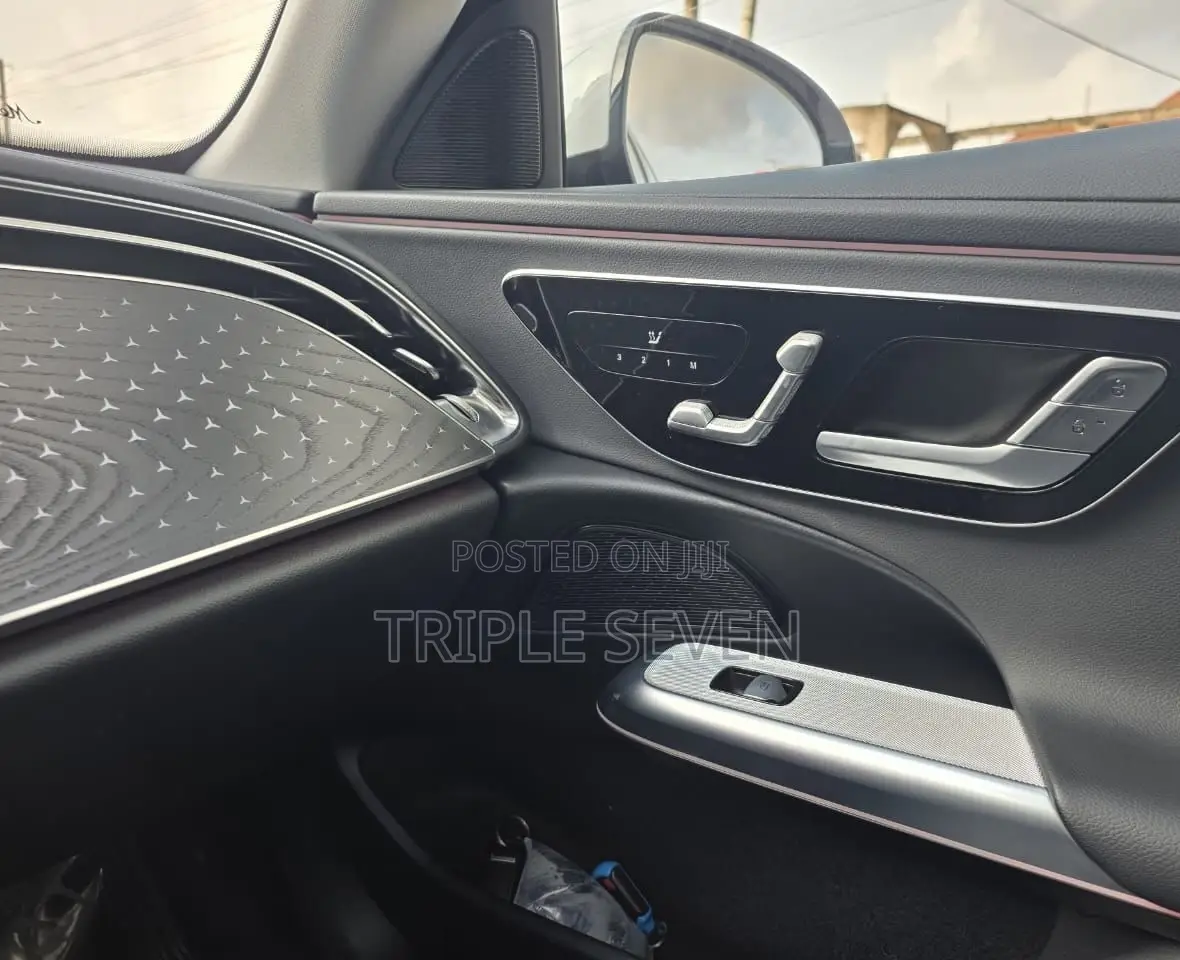 Mercedes-Benz E350 2025 White