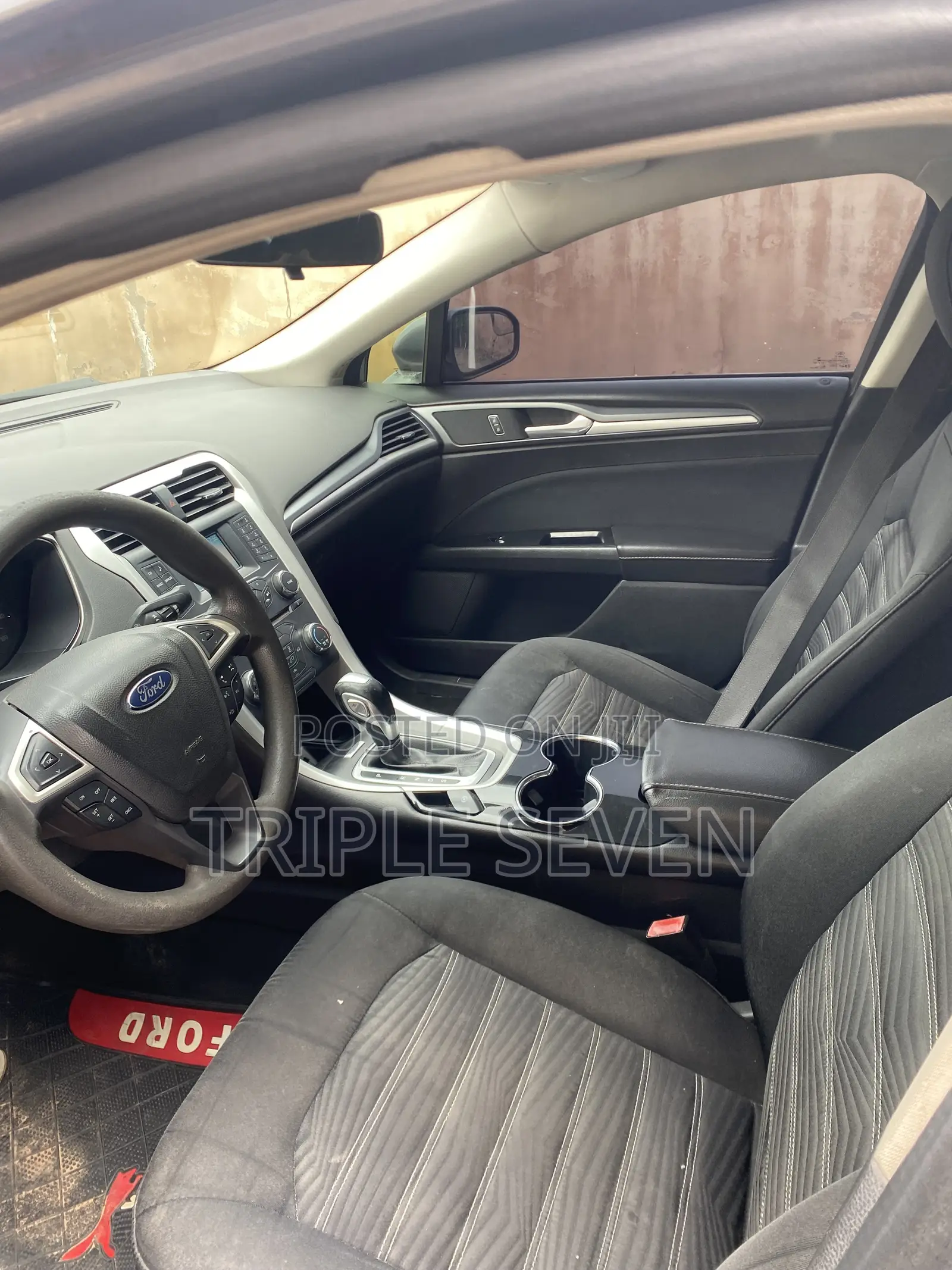 Ford Fusion SE 4dr Sedan (2.5L 4cyl 6A) 2014 Gray