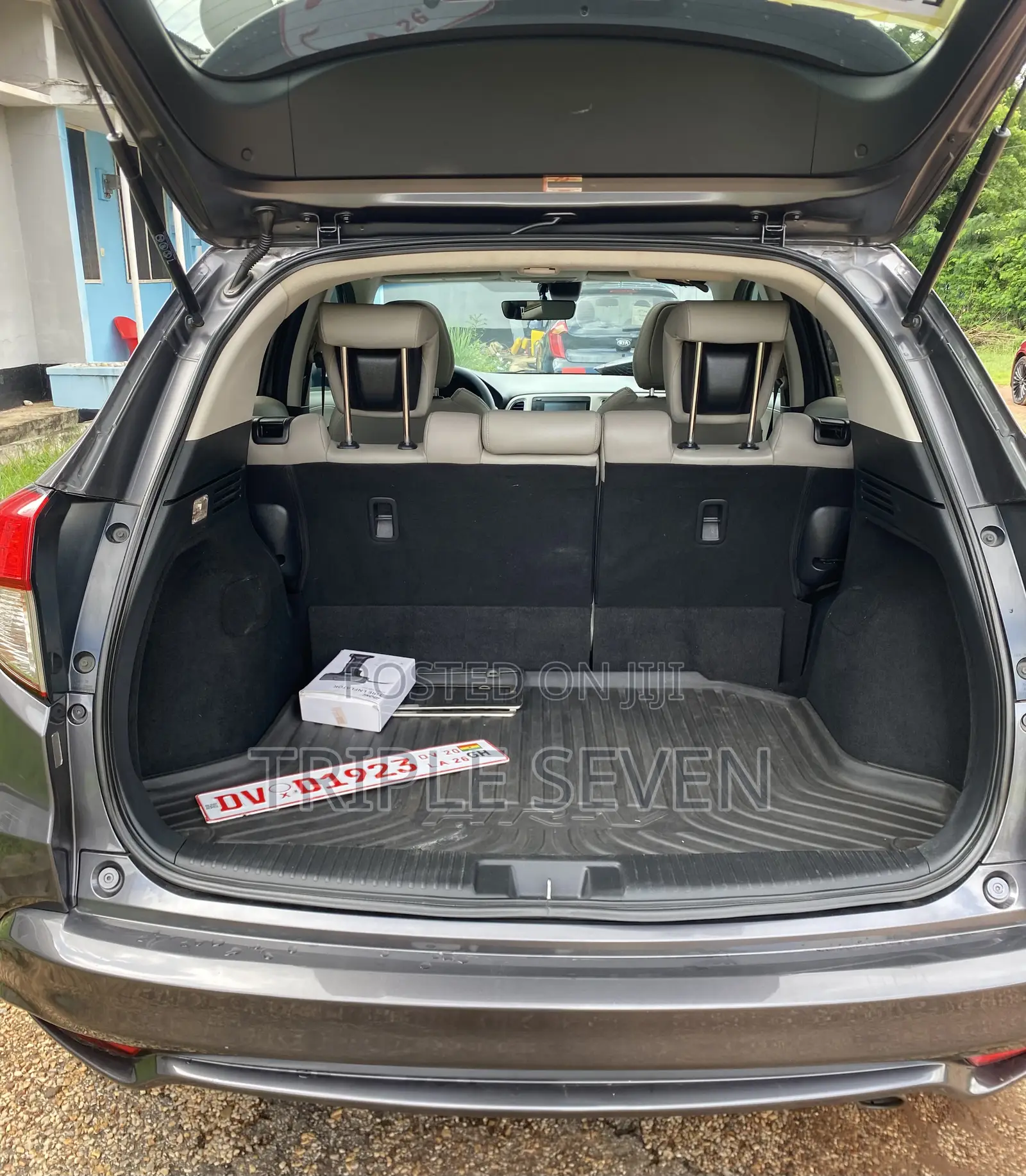 Honda HR-V Touring AWD 2019 Gray