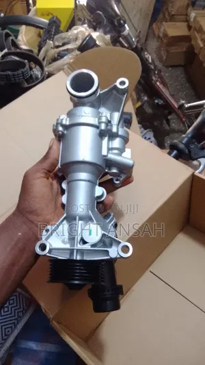 C250 W205 Water Pump