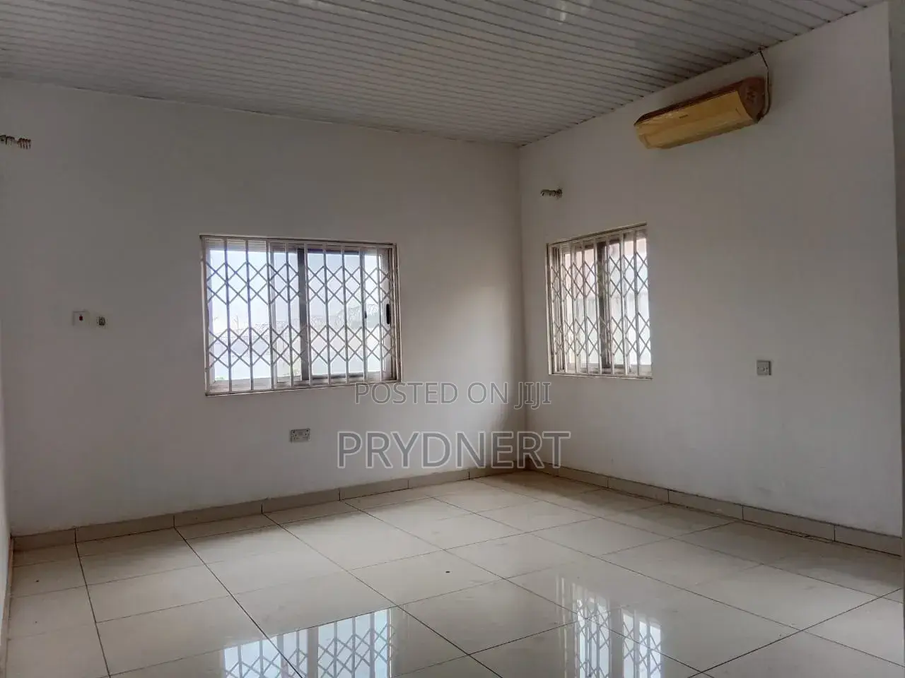 3bdrm House in C25 Estate, Tema Metropolitan for rent