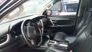 Toyota Fortuner 2019 Black