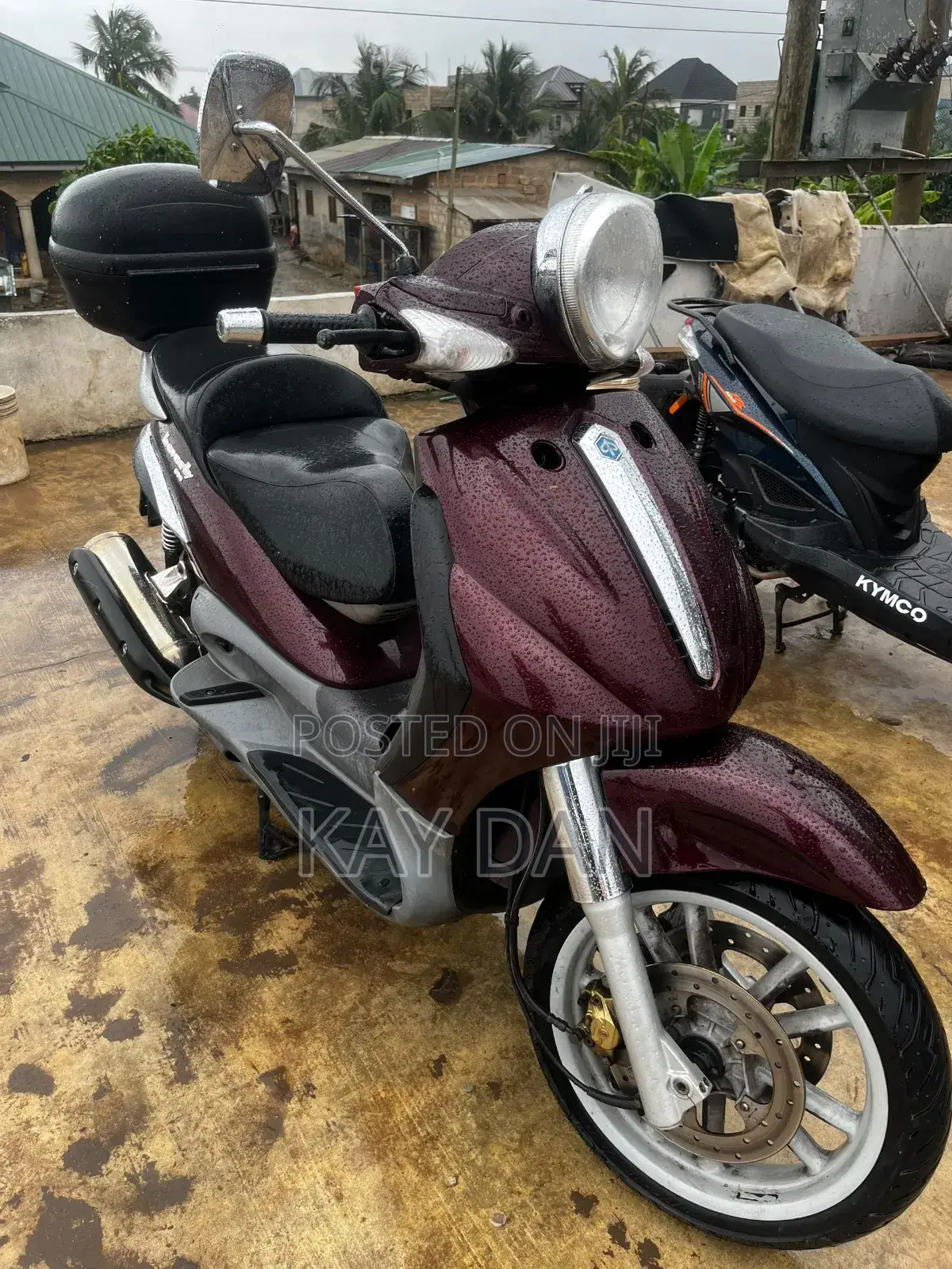 Piaggio Scooter 2012 Red