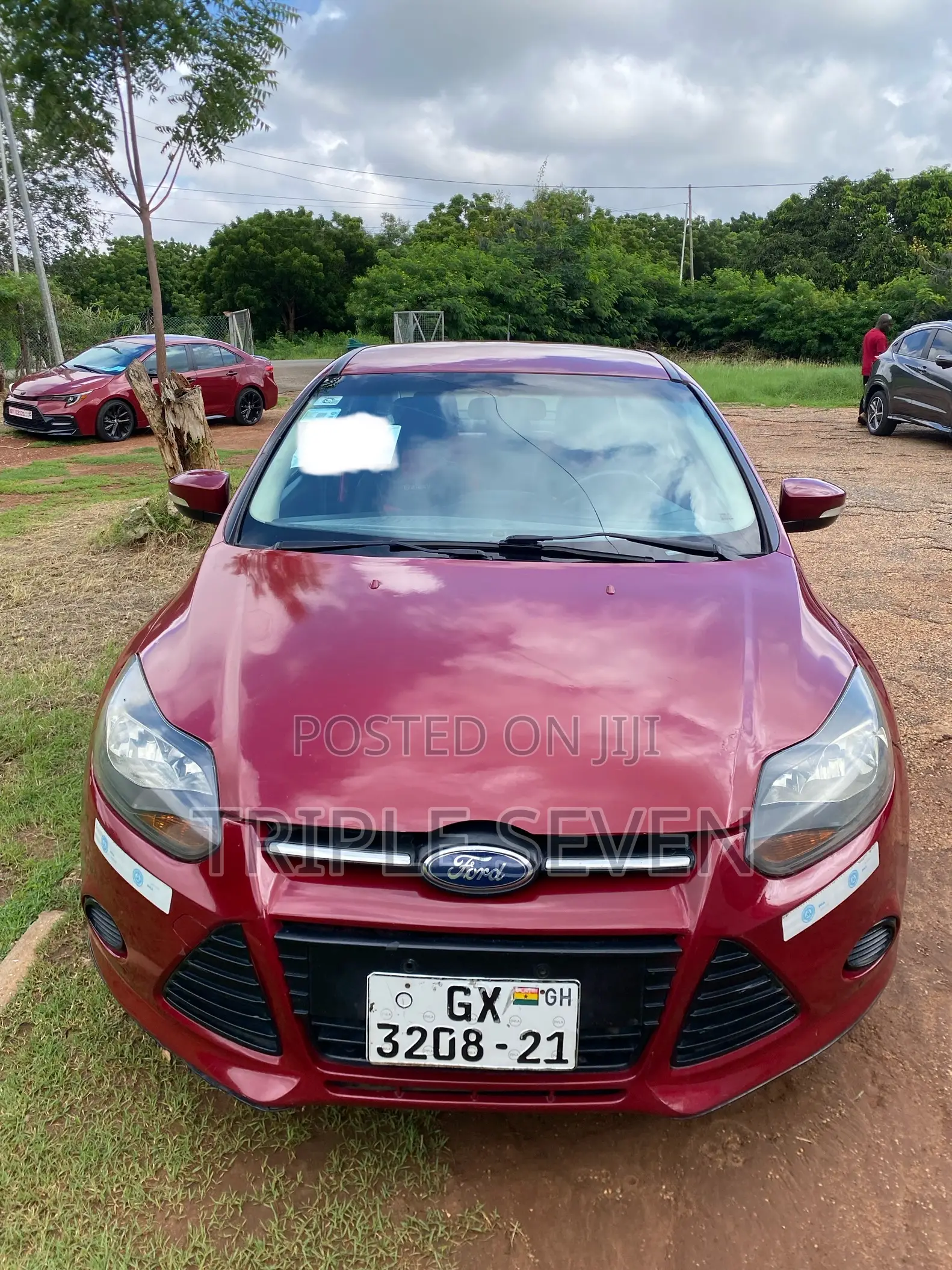 Ford Focus SE Sedan FWD (2.0L 4cyl 5M) 2013 Red