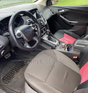 Ford Focus SE Sedan FWD (2.0L 4cyl 5M) 2013 Red