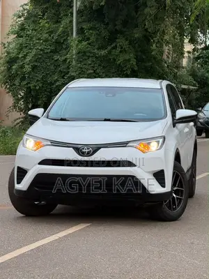 Toyota RAV4 LE AWD (2.5L 4cyl 6A) 2017 White