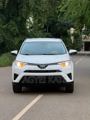 Toyota RAV4 LE AWD (2.5L 4cyl 6A) 2017 White