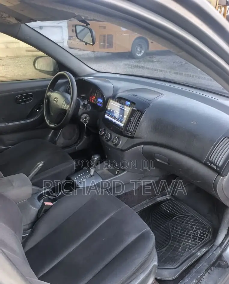 Hyundai Elantra 1.6 2009 Silver