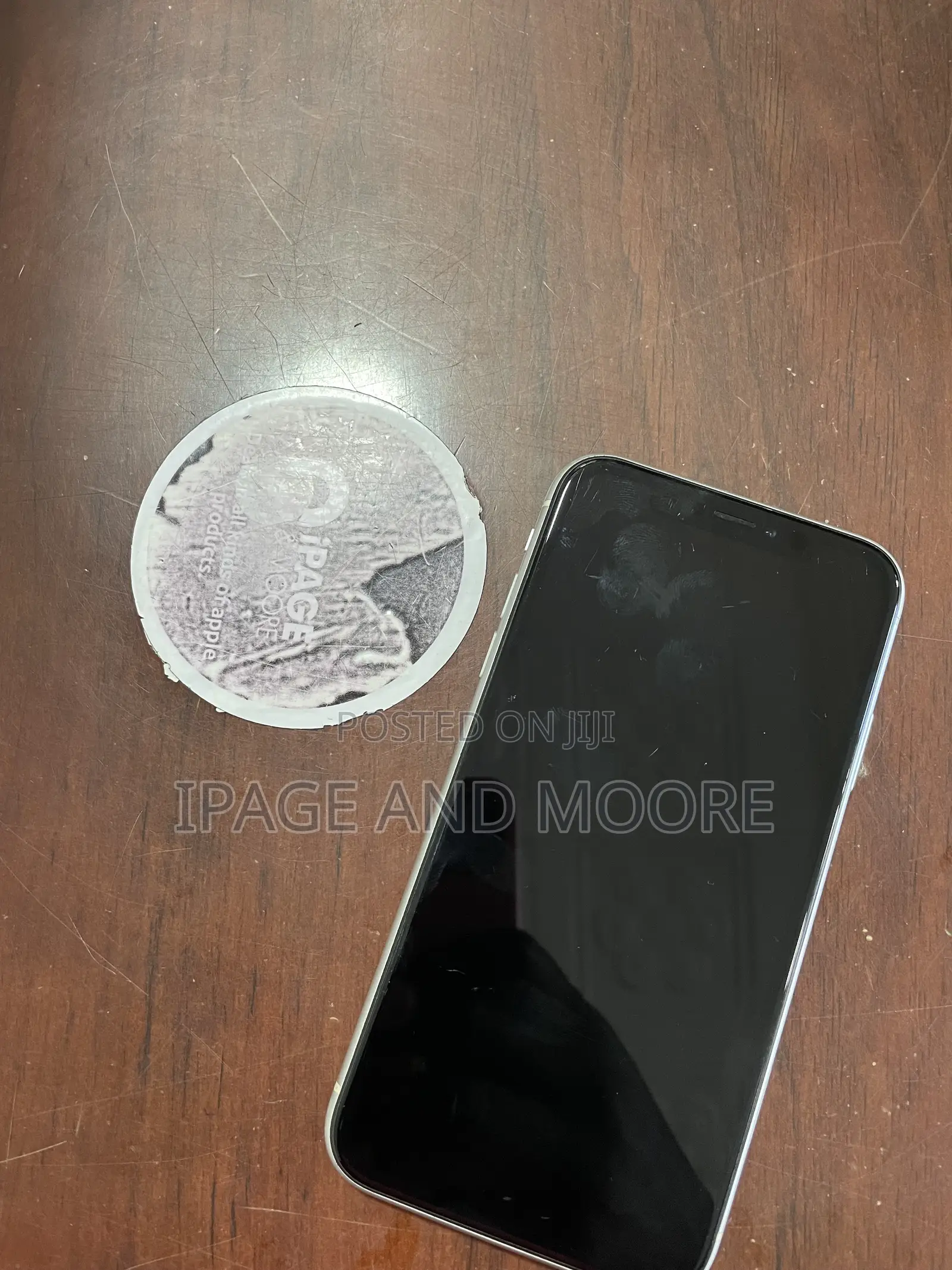 Apple iPhone XR 64 GB White