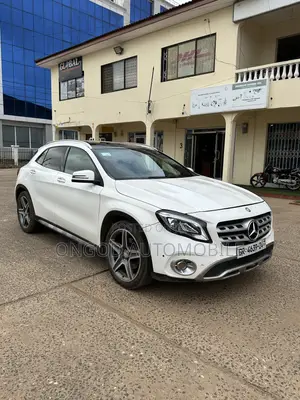 Mercedes-Benz GLA 250 2016 Black