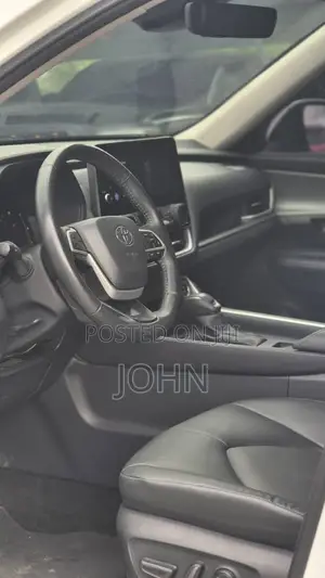 Toyota Grand Highlander XLE AWD 2024 White